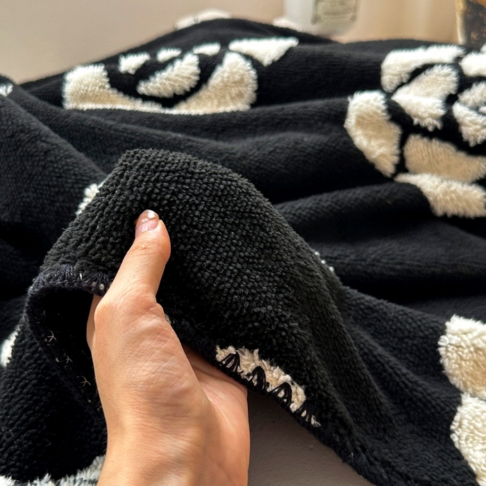 91家纺网 家纺一手货源 找家纺 晚爱家纺（原晚安家居） 2025新款跨境多功能盖毯沙发毯双面印花舒棉绒毛毯 山茶花