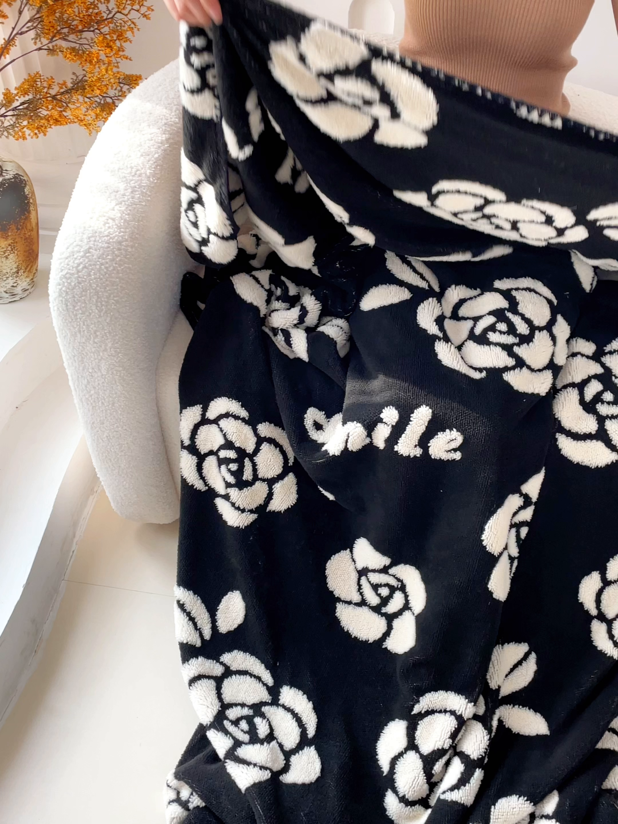 91家纺网 家纺一手货源 找家纺 晚爱家纺（原晚安家居） 2025新款跨境多功能盖毯沙发毯双面印花舒棉绒毛毯 山茶花