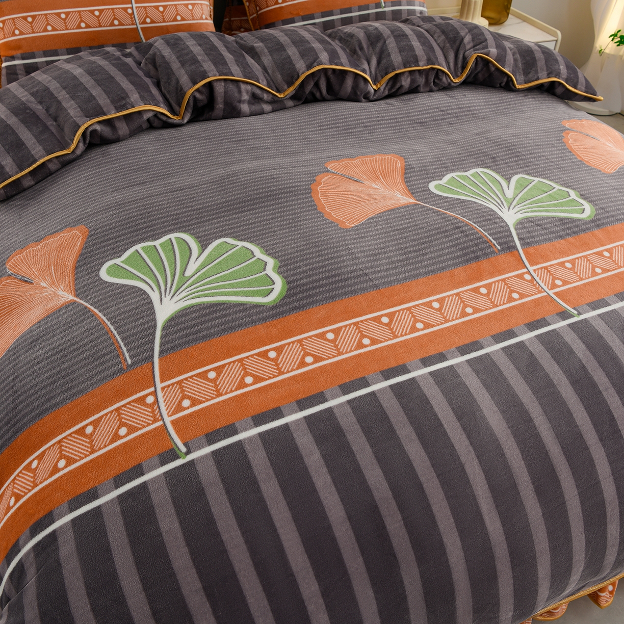 91家纺网 家纺一手货源 找家纺 贝诗梦 2025直播8.5斤高克重牛奶绒金貂法莱绒保暖四件套 一叶知秋