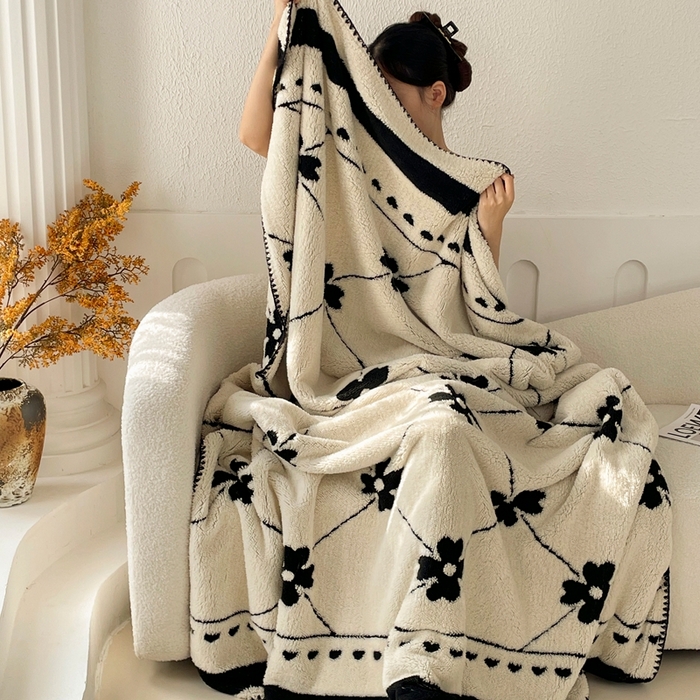 晚爱家纺（原晚安家居） 2025新款跨境多功能盖毯沙发毯双面印花舒棉绒毛毯 四叶草