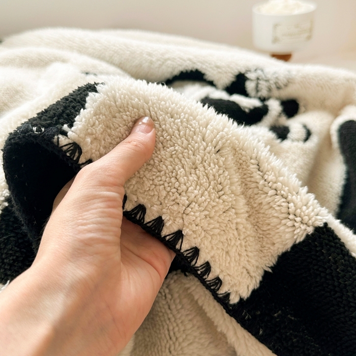 91家纺网 家纺一手货源 找家纺 晚爱家纺（原晚安家居） 2025新款跨境多功能盖毯沙发毯双面印花舒棉绒毛毯 小布布