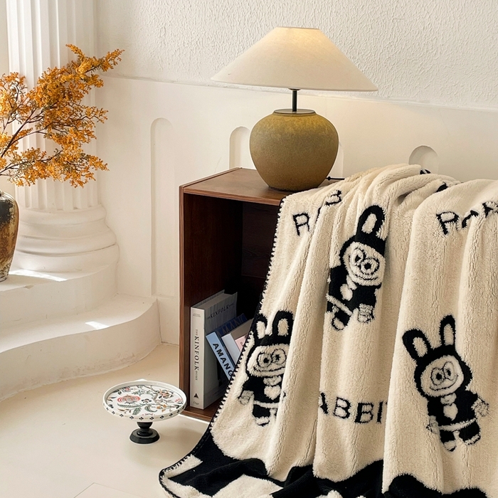 91家纺网 家纺一手货源 找家纺 晚爱家纺（原晚安家居） 2025新款跨境多功能盖毯沙发毯双面印花舒棉绒毛毯 小布布