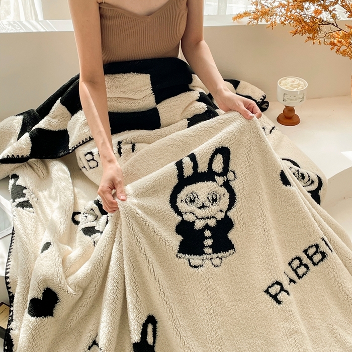 91家纺网 家纺一手货源 找家纺 晚爱家纺（原晚安家居） 2025新款跨境多功能盖毯沙发毯双面印花舒棉绒毛毯 小布布