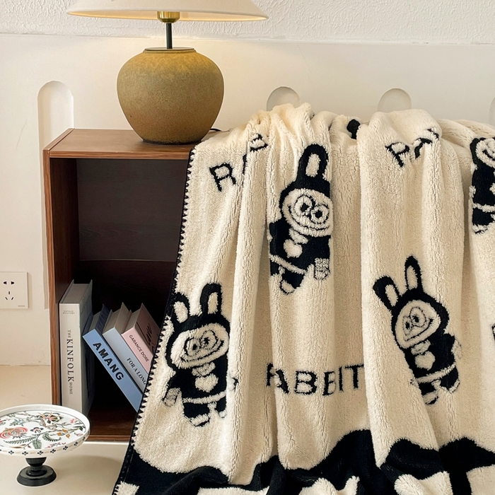 91家纺网 家纺一手货源 找家纺 晚爱家纺（原晚安家居） 2025新款跨境多功能盖毯沙发毯双面印花舒棉绒毛毯 小布布