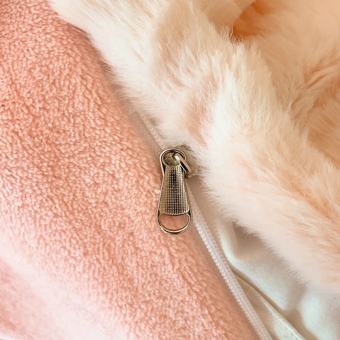 91家纺网 家纺一手货源 找家纺 金爱家 2025新款全消光牛奶绒A类纯色獭兔毛绒立体牛奶绒四件套 兔毛罗蒂曼玉色