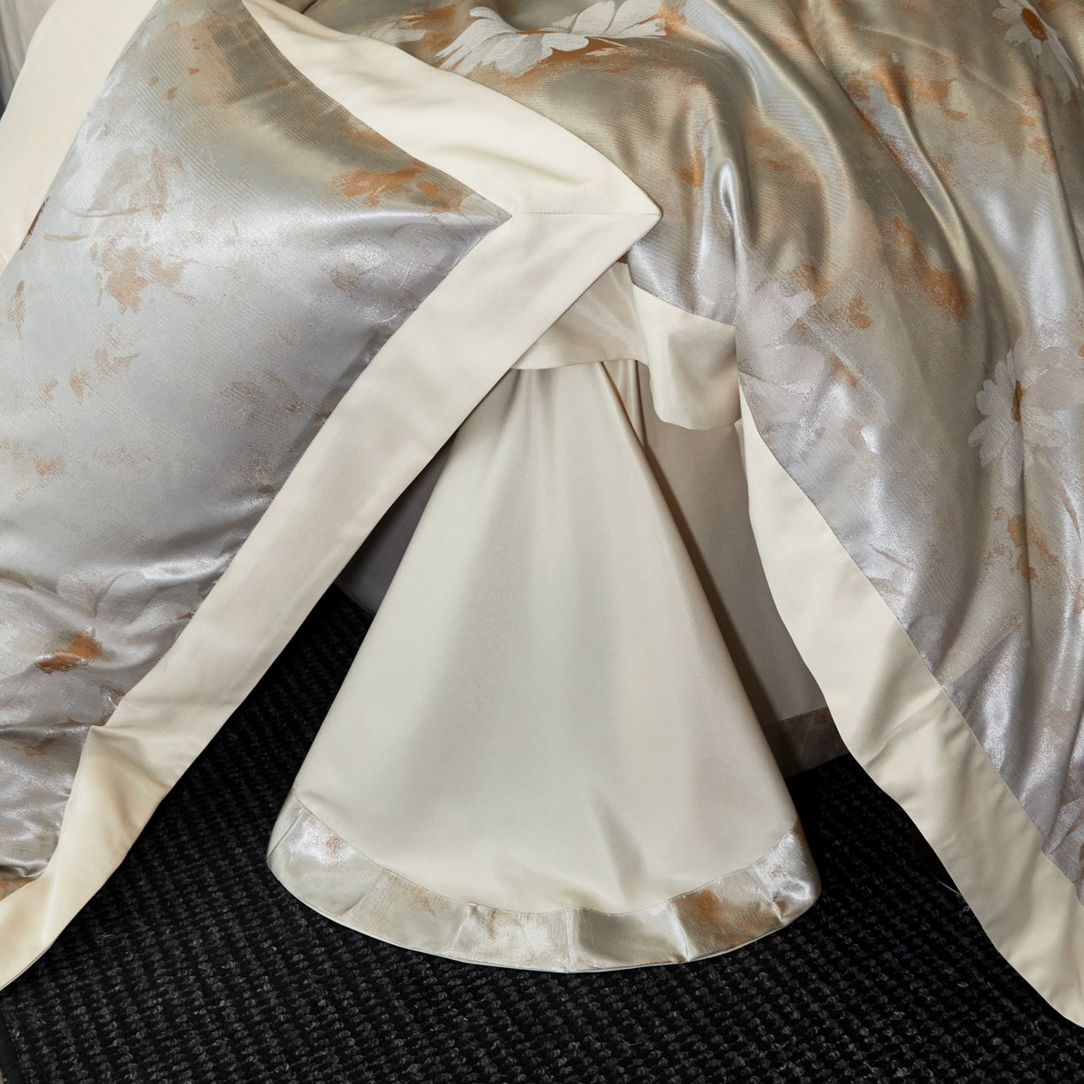 91家纺网 家纺一手货源 找家纺 莱欧纳家纺 2025新款质感多色提花四件套 克罗花雨