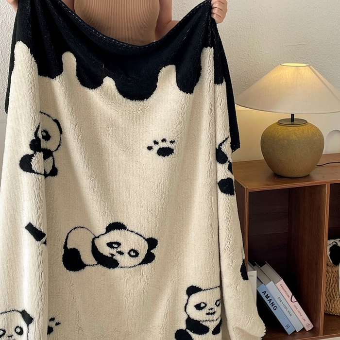 91家纺网 家纺一手货源 找家纺 晚爱家纺（原晚安家居） 2025新款跨境多功能盖毯沙发毯双面印花舒棉绒毛毯 小熊猫