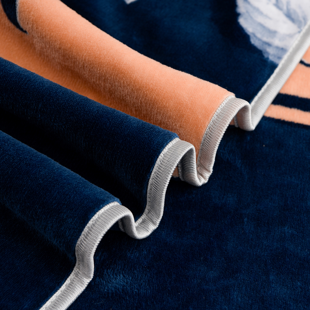 91家纺网 家纺一手货源 找家纺 贝诗梦 2025直播8.5斤高克重牛奶绒金貂法莱绒保暖四件套 月光玫瑰