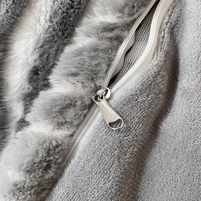 91家纺网 家纺一手货源 找家纺 金爱家 2025新款全消光牛奶绒A类纯色獭兔毛绒立体牛奶绒四件套 兔毛时空灰色