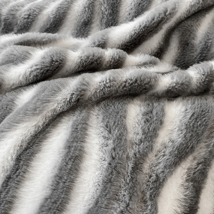 91家纺网 家纺一手货源 找家纺 金爱家 2025新款全消光牛奶绒A类纯色獭兔毛绒立体牛奶绒四件套 兔毛时空灰色