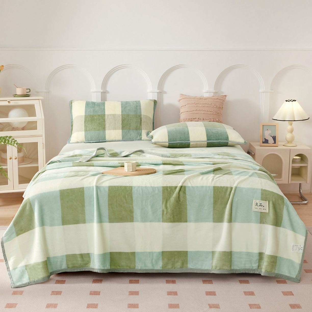 91家纺网 家纺一手货源 找家纺 肖恩毯业 2025新款高克重日式良品牛奶绒毛毯盖毯办公室休闲毯跨境专供外贸出口 绿大格