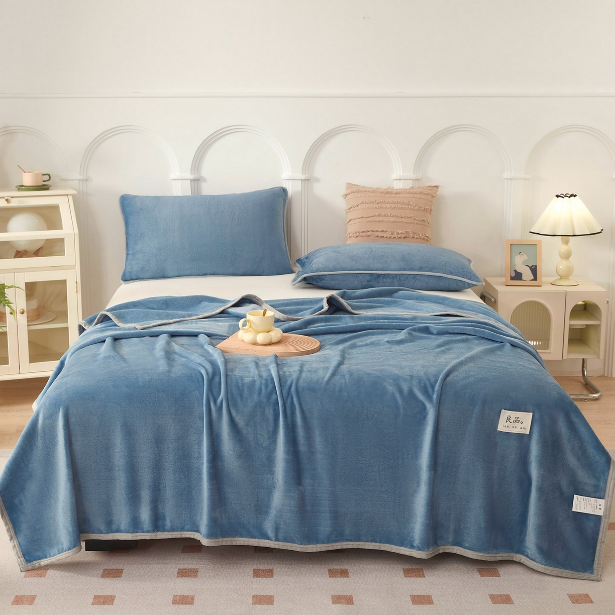 91家纺网 家纺一手货源 找家纺 肖恩毯业 2025新款高克重日式良品牛奶绒毛毯盖毯办公室休闲毯跨境专供外贸出口 宝石蓝