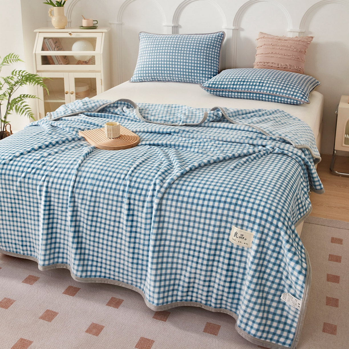 91家纺网 家纺一手货源 找家纺 肖恩毯业 2025新款高克重日式良品牛奶绒毛毯盖毯办公室休闲毯跨境专供外贸出口 蓝小格