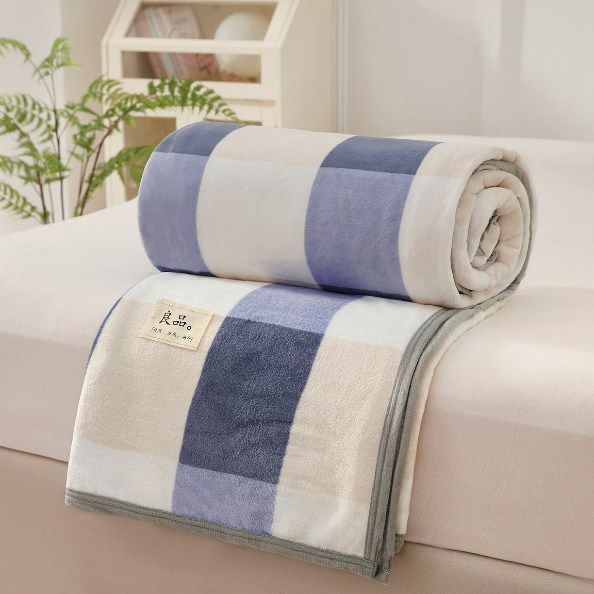 91家纺网 家纺一手货源 找家纺 肖恩毯业 2025新款高克重日式良品牛奶绒毛毯盖毯办公室休闲毯跨境专供外贸出口 蓝大格