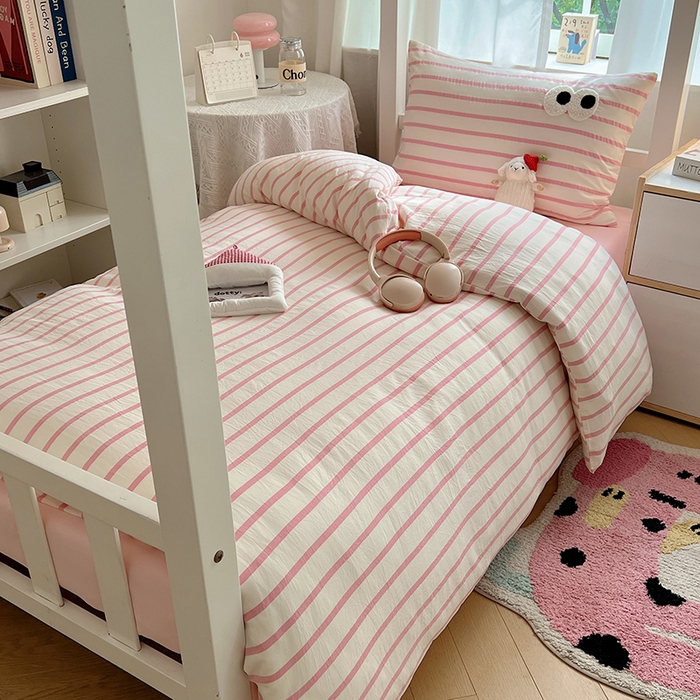 91家纺网 家纺一手货源 找家纺 （总）桃心家居 2025新款A类学生床三件套亲肤舒适软糯云柔水洗棉大眼睛毛巾绣混搭格子撞色系列四件套