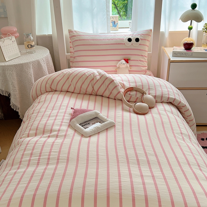 91家纺网 家纺一手货源 找家纺 （总）桃心家居 2025新款A类学生床三件套亲肤舒适软糯云柔水洗棉大眼睛毛巾绣混搭格子撞色系列四件套