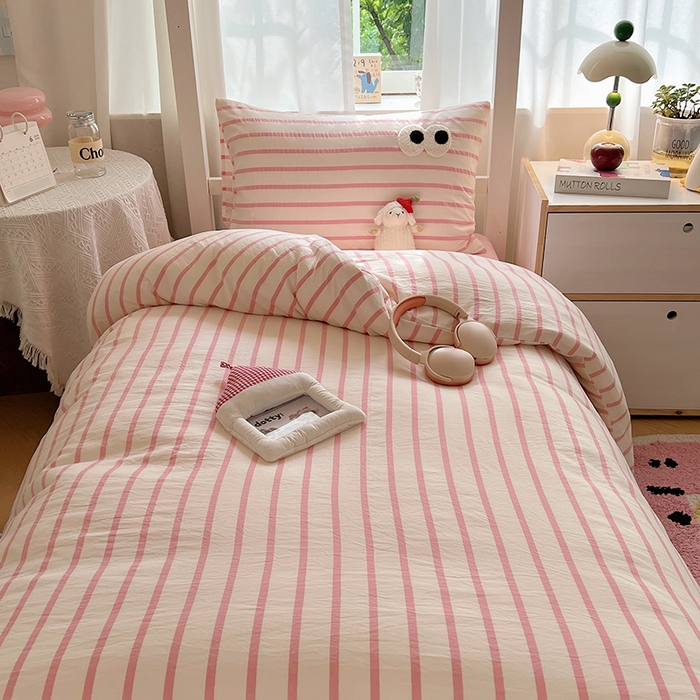 91家纺网 家纺一手货源 找家纺 （总）桃心家居 2025新款A类学生床三件套亲肤舒适软糯云柔水洗棉大眼睛毛巾绣混搭格子撞色系列四件套