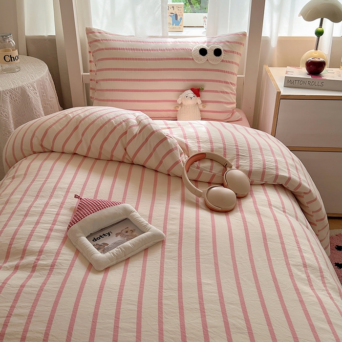 91家纺网 家纺一手货源 找家纺 （总）桃心家居 2025新款A类学生床三件套亲肤舒适软糯云柔水洗棉大眼睛毛巾绣混搭格子撞色系列四件套