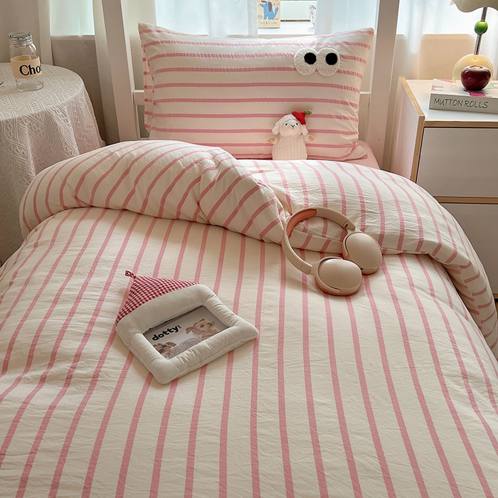 91家纺网 家纺一手货源 找家纺 桃心家居 2025新款A类学生床三件套亲肤舒适软糯云柔水洗棉大眼睛毛巾绣混搭格子撞色系列四件套 云柔水洗棉-大眼粉条粉