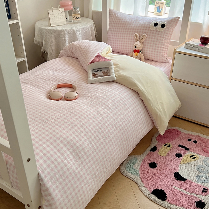 91家纺网 家纺一手货源 找家纺 桃心家居 2025新款A类学生床三件套亲肤舒适软糯云柔水洗棉大眼睛毛巾绣混搭格子撞色系列四件套 云柔水洗棉-大眼粉小格奶黄