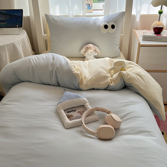 91家纺网 家纺一手货源 找家纺 桃心家居 2025新款A类学生床三件套亲肤舒适软糯云柔水洗棉大眼睛毛巾绣混搭格子撞色系列四件套 云柔水洗棉-大眼海盐奶黄