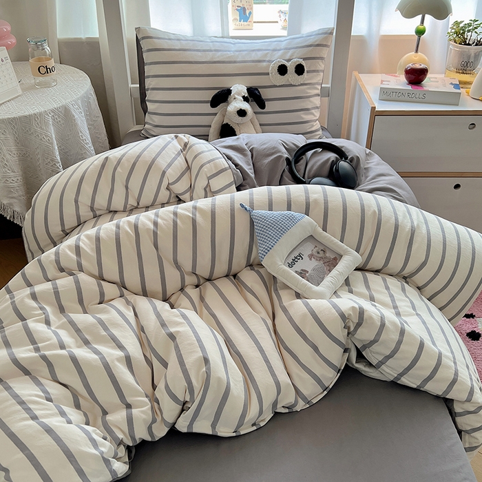 91家纺网 家纺一手货源 找家纺 桃心家居 2025新款A类学生床三件套亲肤舒适软糯云柔水洗棉大眼睛毛巾绣混搭格子撞色系列四件套 云柔水洗棉-大眼灰条拿铁