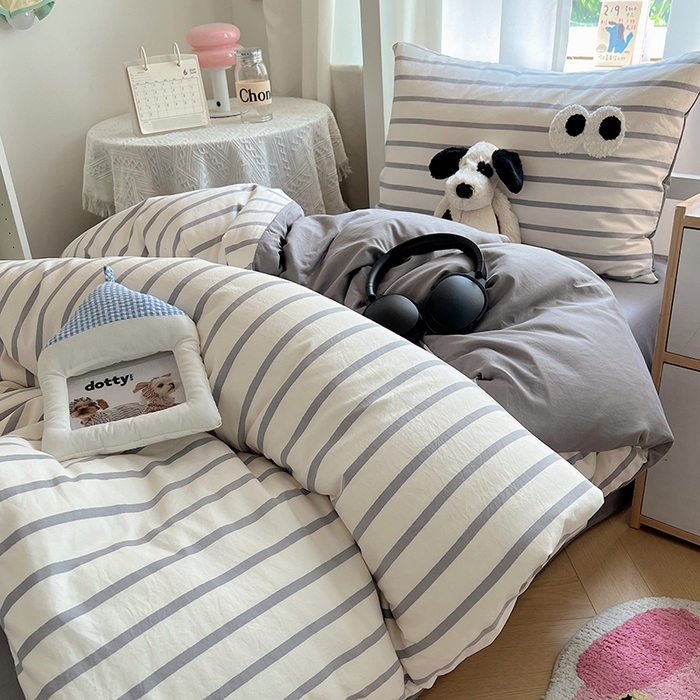 91家纺网 家纺一手货源 找家纺 桃心家居 2025新款A类学生床三件套亲肤舒适软糯云柔水洗棉大眼睛毛巾绣混搭格子撞色系列四件套 云柔水洗棉-大眼灰条拿铁