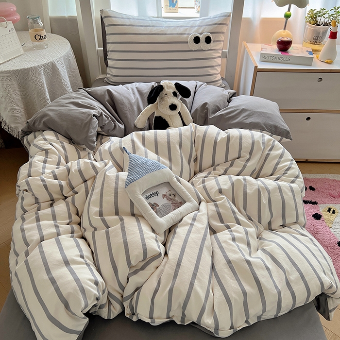 91家纺网 家纺一手货源 找家纺 桃心家居 2025新款A类学生床三件套亲肤舒适软糯云柔水洗棉大眼睛毛巾绣混搭格子撞色系列四件套 云柔水洗棉-大眼灰条拿铁