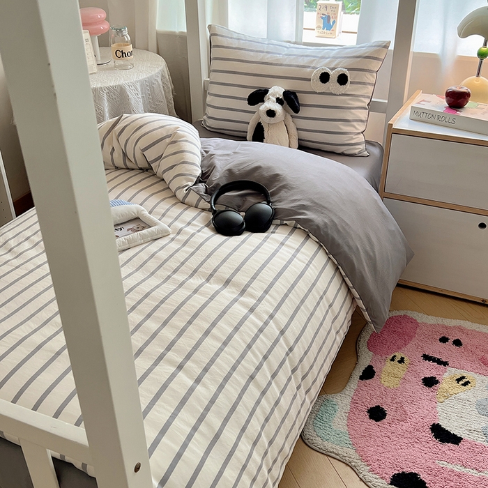 91家纺网 家纺一手货源 找家纺 桃心家居 2025新款A类学生床三件套亲肤舒适软糯云柔水洗棉大眼睛毛巾绣混搭格子撞色系列四件套 云柔水洗棉-大眼灰条拿铁