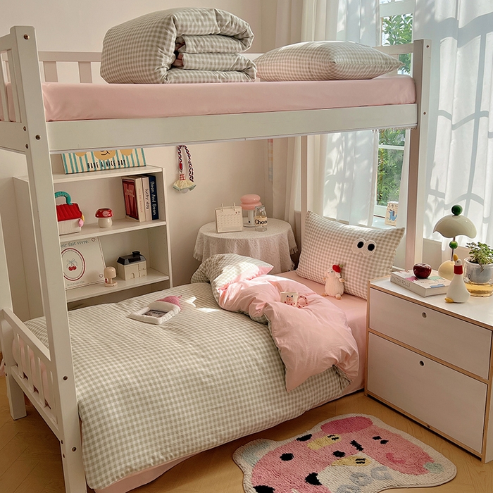 91家纺网 家纺一手货源 找家纺 桃心家居 2025新款A类学生床三件套亲肤舒适软糯云柔水洗棉大眼睛毛巾绣混搭格子撞色系列四件套 云柔水洗棉-大眼绿格粉粉