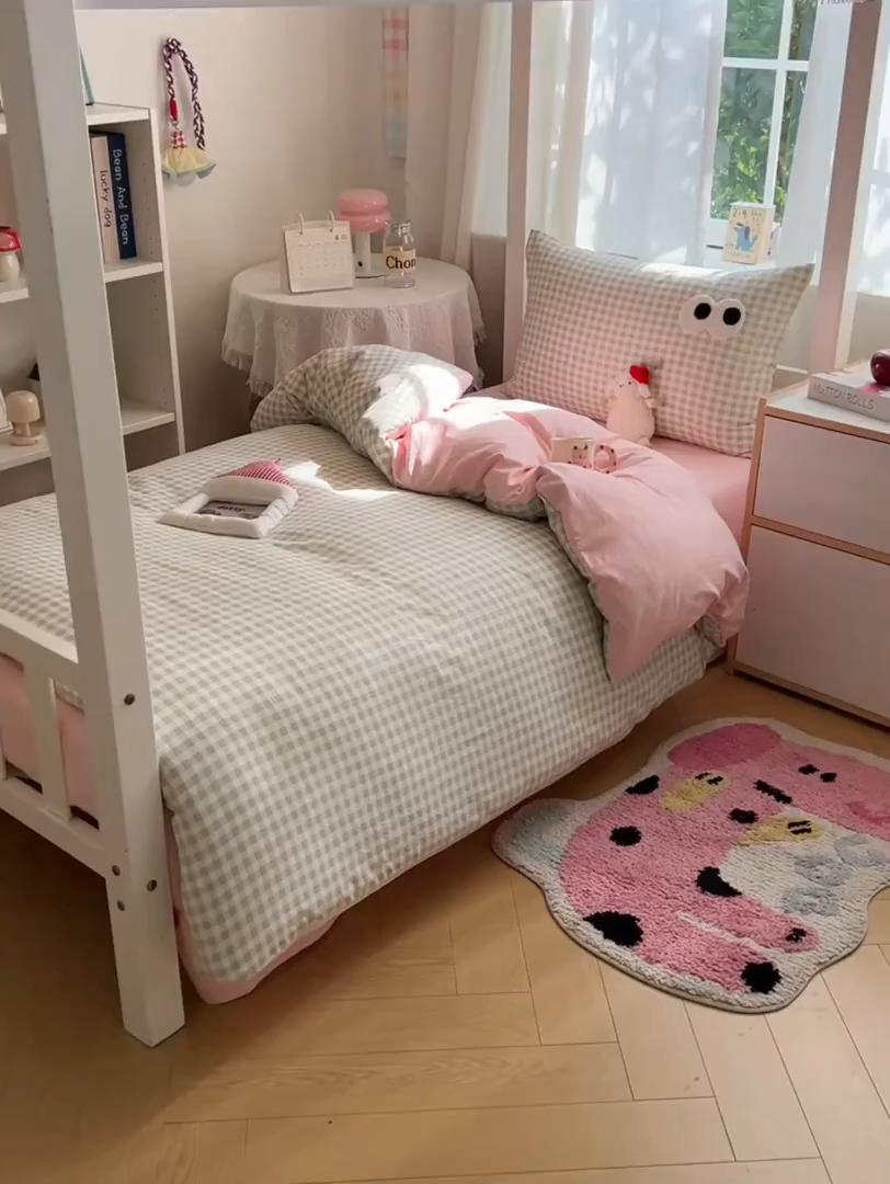 91家纺网 家纺一手货源 找家纺 桃心家居 2025新款A类学生床三件套亲肤舒适软糯云柔水洗棉大眼睛毛巾绣混搭格子撞色系列四件套 云柔水洗棉-大眼绿格粉粉