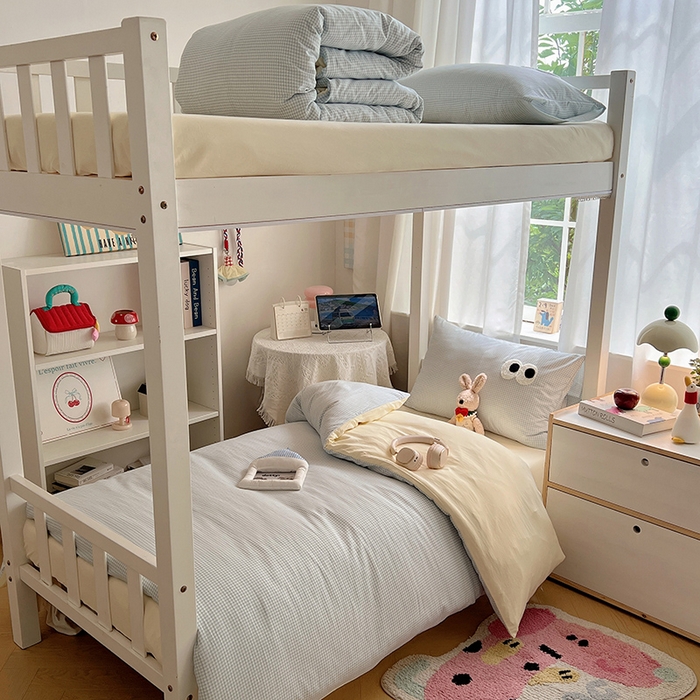 91家纺网 家纺一手货源 找家纺 桃心家居 2025新款A类学生床三件套亲肤舒适软糯云柔水洗棉大眼睛毛巾绣混搭格子撞色系列四件套 云柔水洗棉-大眼奶黄小蓝格2