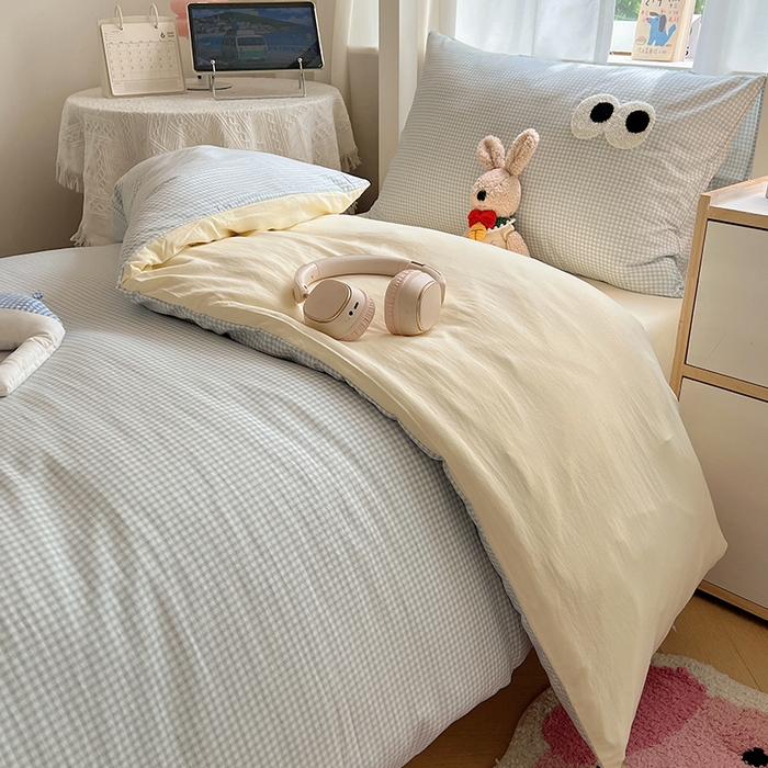 91家纺网 家纺一手货源 找家纺 桃心家居 2025新款A类学生床三件套亲肤舒适软糯云柔水洗棉大眼睛毛巾绣混搭格子撞色系列四件套 云柔水洗棉-大眼奶黄小蓝格2