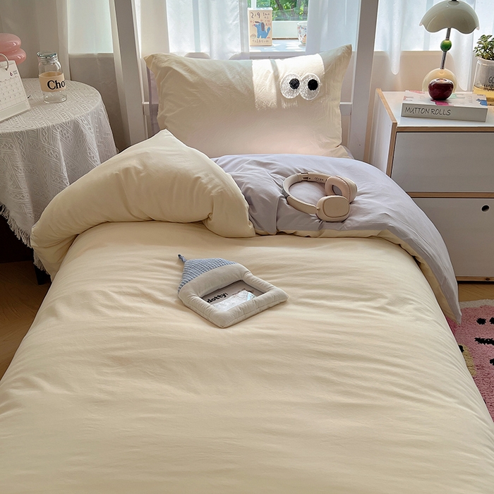 91家纺网 家纺一手货源 找家纺 桃心家居 2025新款A类学生床三件套亲肤舒适软糯云柔水洗棉大眼睛毛巾绣混搭格子撞色系列四件套 云柔水洗棉-大眼奶油葡萄