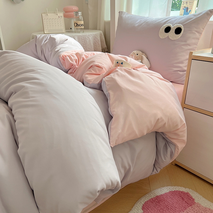 91家纺网 家纺一手货源 找家纺 桃心家居 2025新款A类学生床三件套亲肤舒适软糯云柔水洗棉大眼睛毛巾绣混搭格子撞色系列四件套 云柔水洗棉-大眼葡萄粉桃