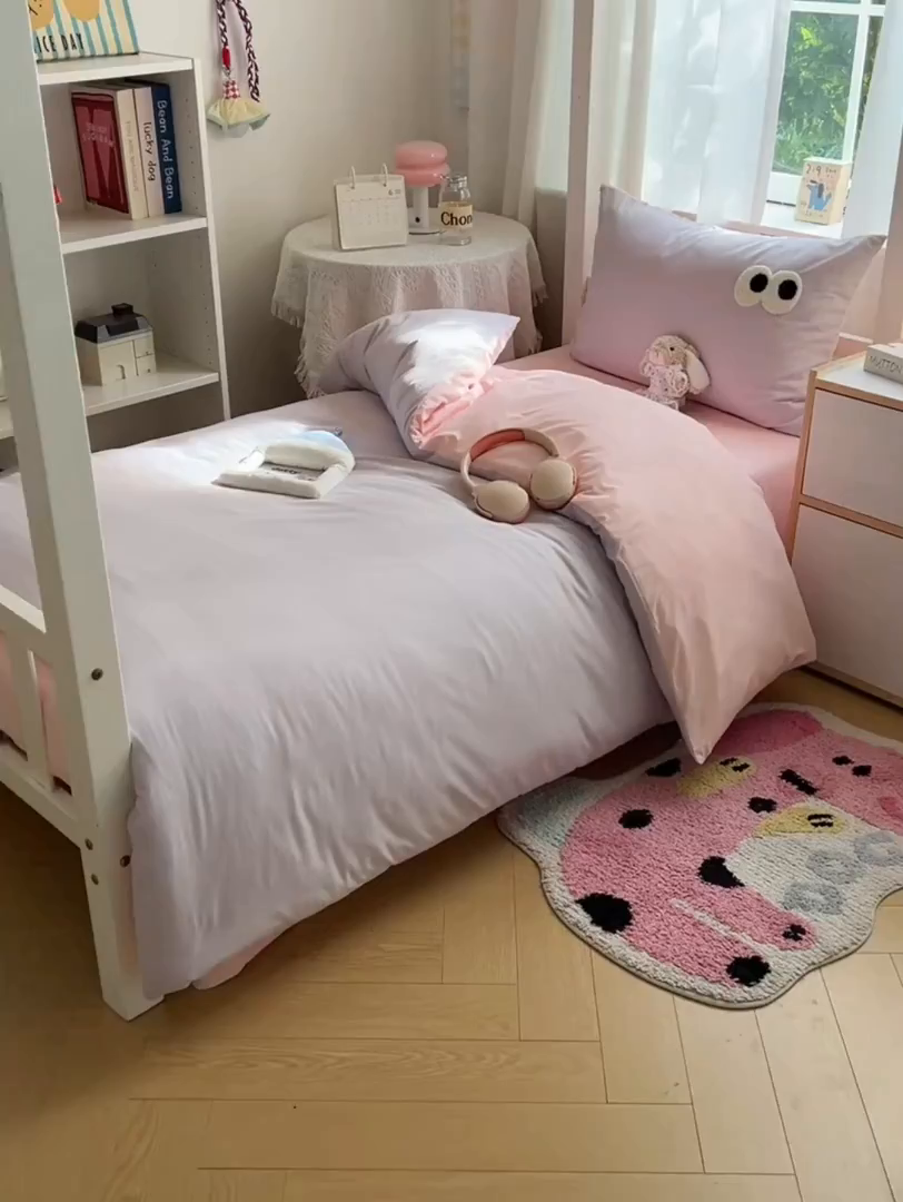 91家纺网 家纺一手货源 找家纺 桃心家居 2025新款A类学生床三件套亲肤舒适软糯云柔水洗棉大眼睛毛巾绣混搭格子撞色系列四件套 云柔水洗棉-大眼葡萄粉桃