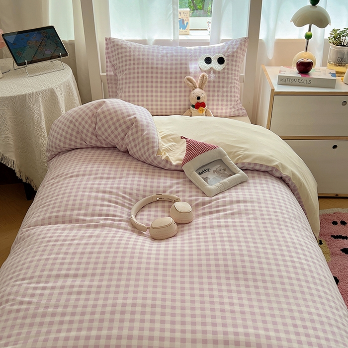 91家纺网 家纺一手货源 找家纺 桃心家居 2025新款A类学生床三件套亲肤舒适软糯云柔水洗棉大眼睛毛巾绣混搭格子撞色系列四件套 云柔水洗棉-大眼紫格奶黄