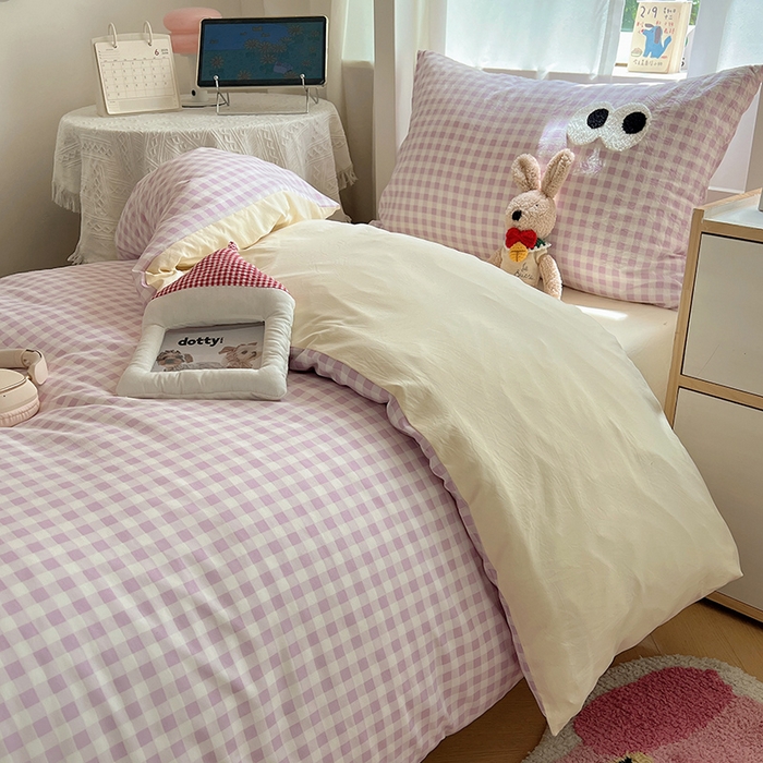 91家纺网 家纺一手货源 找家纺 桃心家居 2025新款A类学生床三件套亲肤舒适软糯云柔水洗棉大眼睛毛巾绣混搭格子撞色系列四件套 云柔水洗棉-大眼紫格奶黄