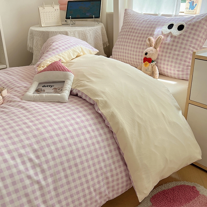 91家纺网 家纺一手货源 找家纺 桃心家居 2025新款A类学生床三件套亲肤舒适软糯云柔水洗棉大眼睛毛巾绣混搭格子撞色系列四件套 云柔水洗棉-大眼紫格奶黄