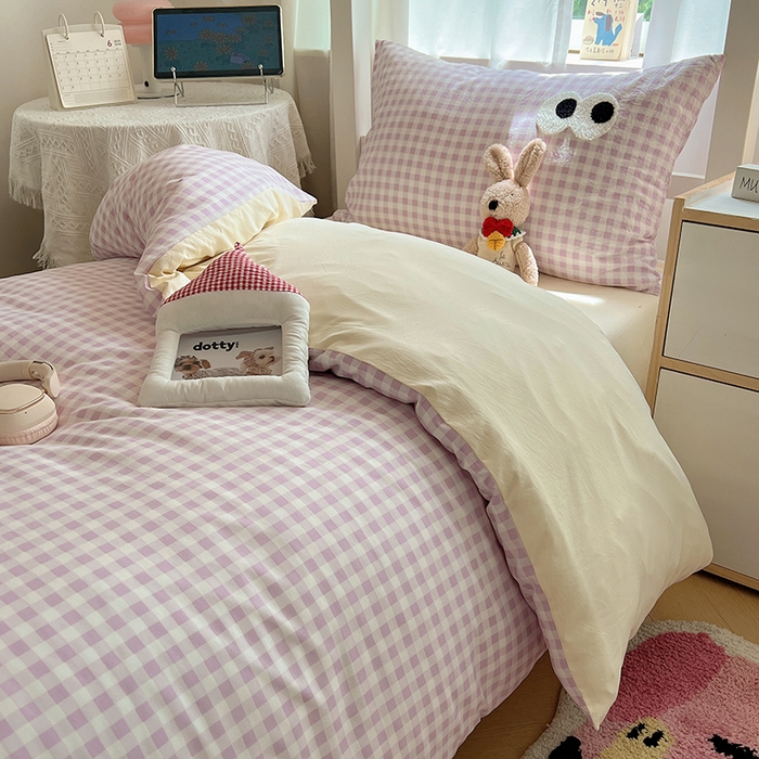 91家纺网 家纺一手货源 找家纺 桃心家居 2025新款A类学生床三件套亲肤舒适软糯云柔水洗棉大眼睛毛巾绣混搭格子撞色系列四件套 云柔水洗棉-大眼紫格奶黄