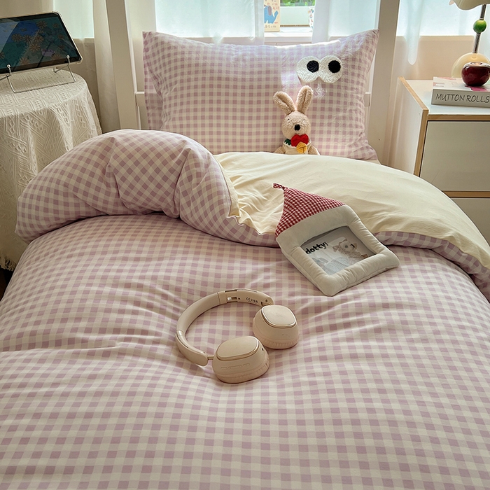 91家纺网 家纺一手货源 找家纺 桃心家居 2025新款A类学生床三件套亲肤舒适软糯云柔水洗棉大眼睛毛巾绣混搭格子撞色系列四件套 云柔水洗棉-大眼紫格奶黄