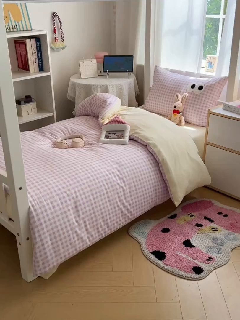 91家纺网 家纺一手货源 找家纺 桃心家居 2025新款A类学生床三件套亲肤舒适软糯云柔水洗棉大眼睛毛巾绣混搭格子撞色系列四件套 云柔水洗棉-大眼紫格奶黄