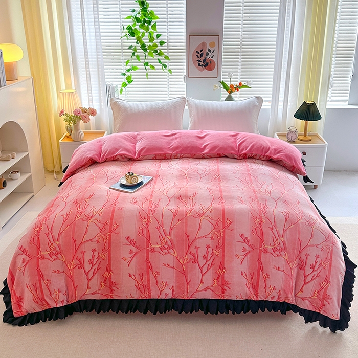 91家纺网 家纺一手货源 找家纺 望淮家纺 2025新款韩版牛奶绒四件套 梦幻丛林-粉