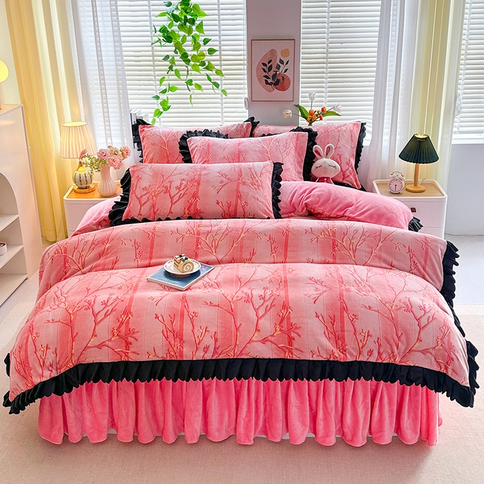 91家纺网 家纺一手货源 找家纺 望淮家纺 2025新款韩版牛奶绒四件套 梦幻丛林-粉