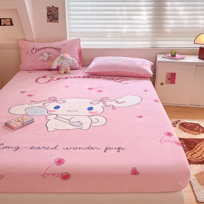 91家纺网 家纺一手货源 找家纺 金爱家 2025新款高克重牛奶绒单品系列保暖床单床笠单件 绒-D樱桃美美大耳狗