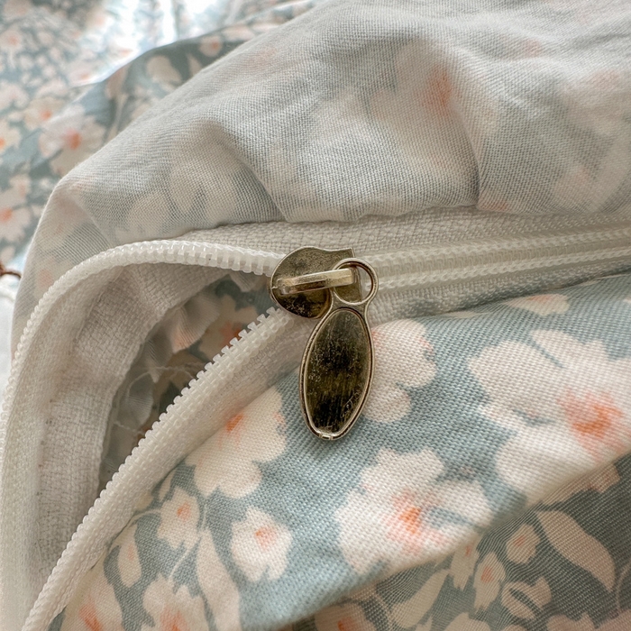 91家纺网 家纺一手货源 找家纺 欧尚 2025新款亲肤碎花云柔棉四件套 蓝郁