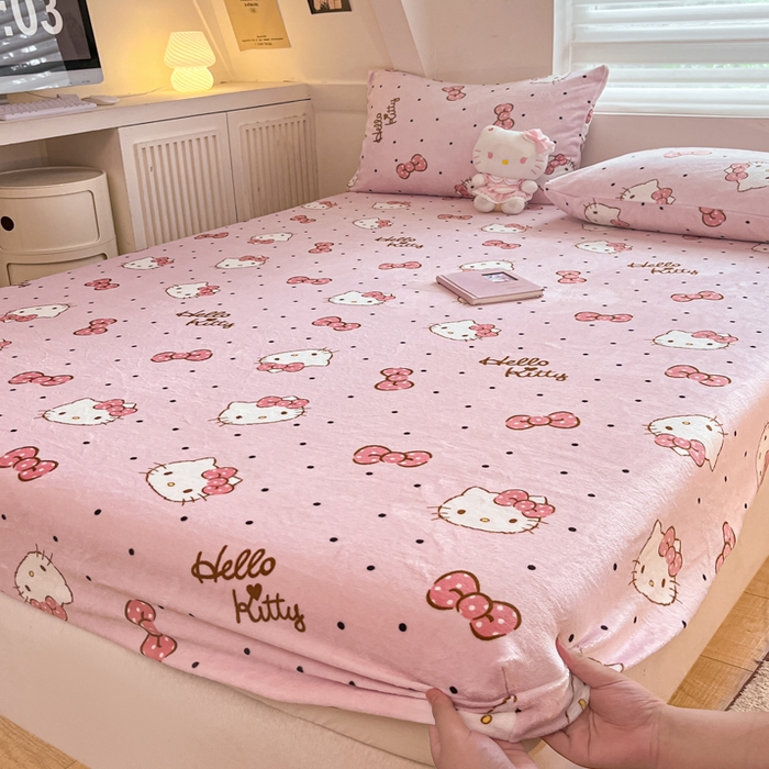 91家纺网 家纺一手货源 找家纺 金爱家 2025新款三丽鸥牛奶绒单品系列床单床笠单件 绒-X点点kt