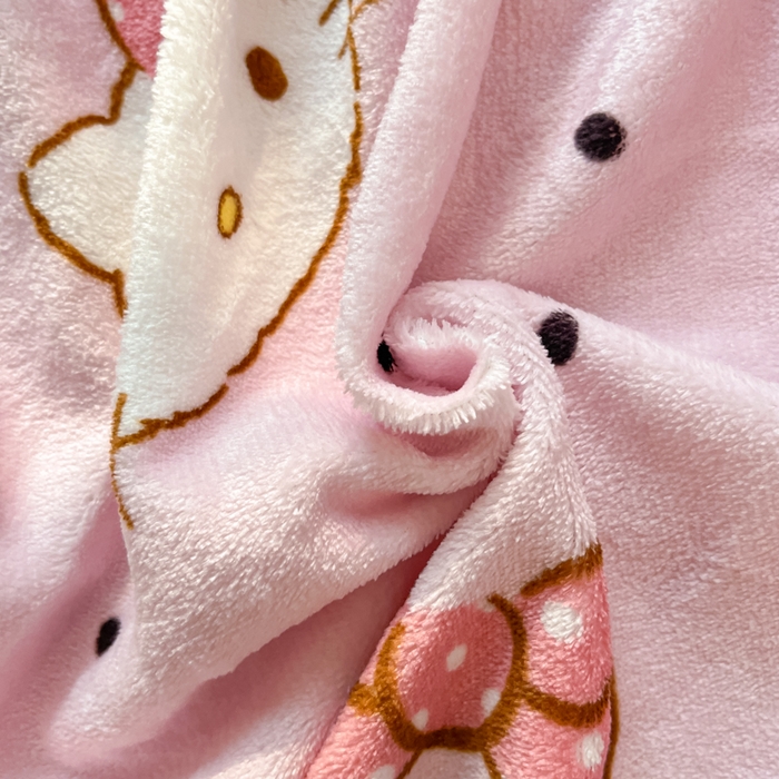 91家纺网 家纺一手货源 找家纺 金爱家 2025新款三丽鸥牛奶绒单品系列床单床笠单件 绒-X点点kt