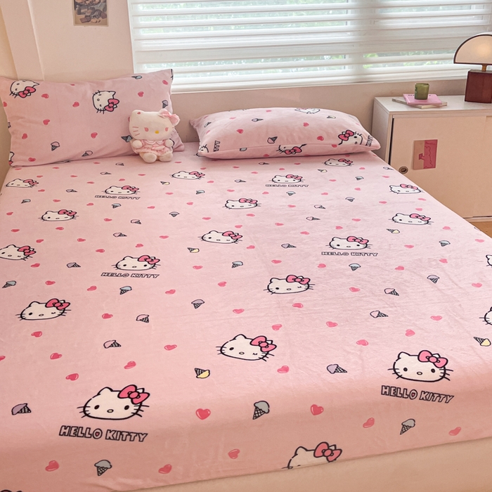 91家纺网 家纺一手货源 找家纺 金爱家 2025新款三丽鸥牛奶绒单品系列床单床笠单件 绒-X粉心甜筒kt