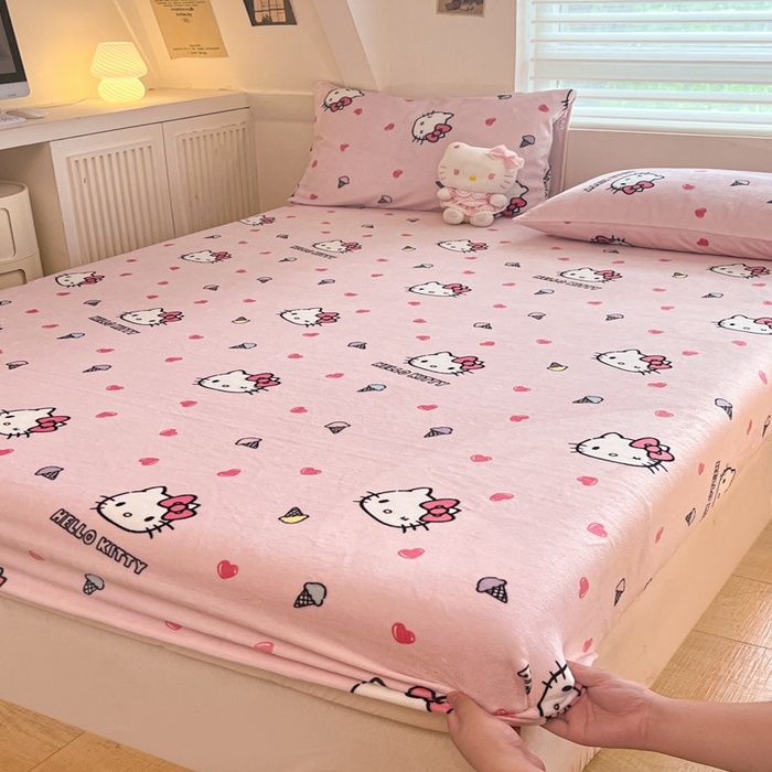 91家纺网 家纺一手货源 找家纺 金爱家 2025新款三丽鸥牛奶绒单品系列床单床笠单件 绒-X粉心甜筒kt